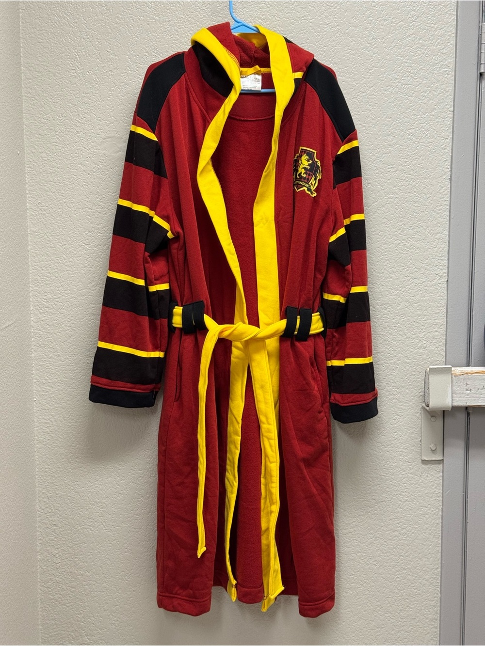 Warner Bros. Red and Yellow Hooded Robe with Crest L/XL HarryPotter